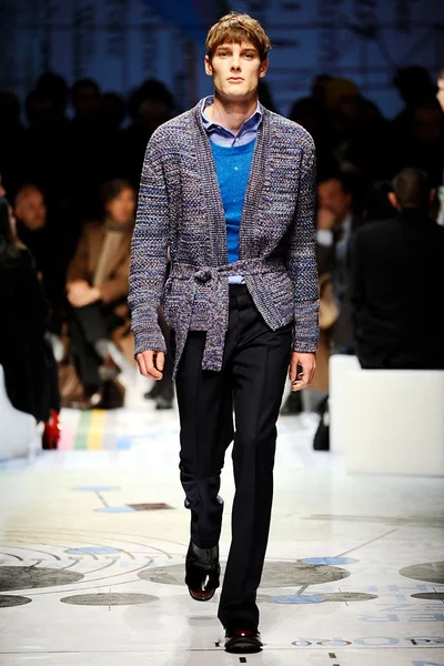 Look 17